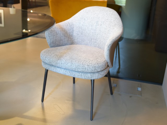 Minotti | Angie Dining Armchair in quick delivery | Salvioni