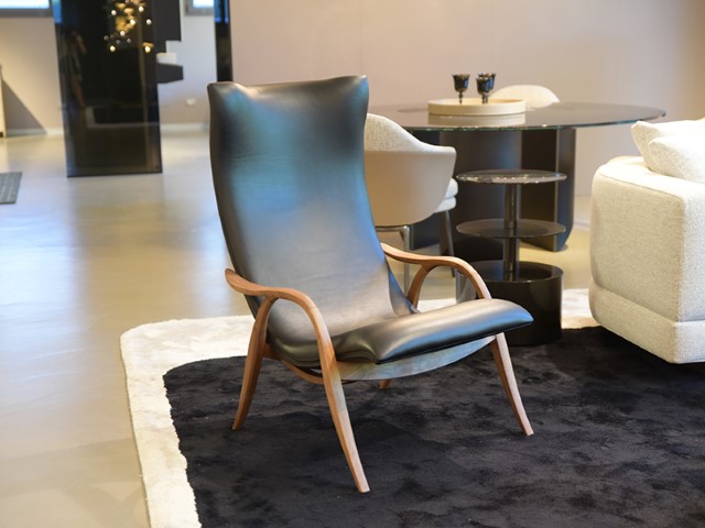 Fh429 signature chair 2025